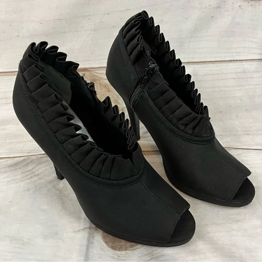 Nina Shoes Black Fabric 4 1/2” Heels Ruffles Zippers Dress Bootie Pumps Size 8M